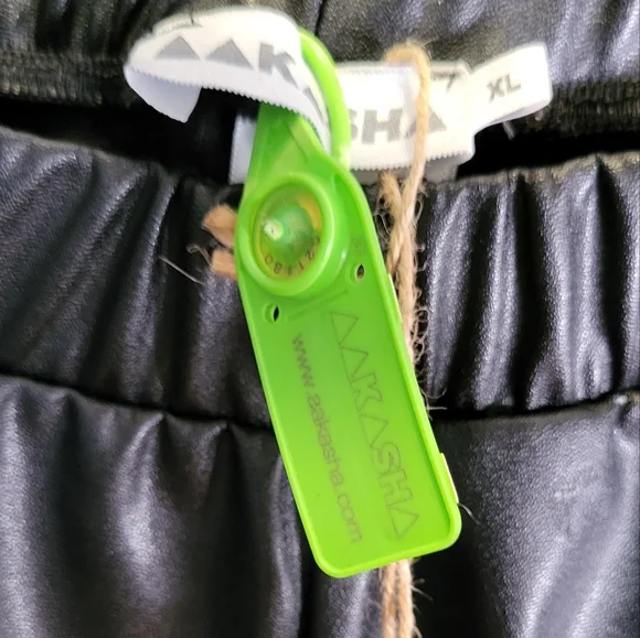 Black Faux Leather Leggings - Picture 5 of 7